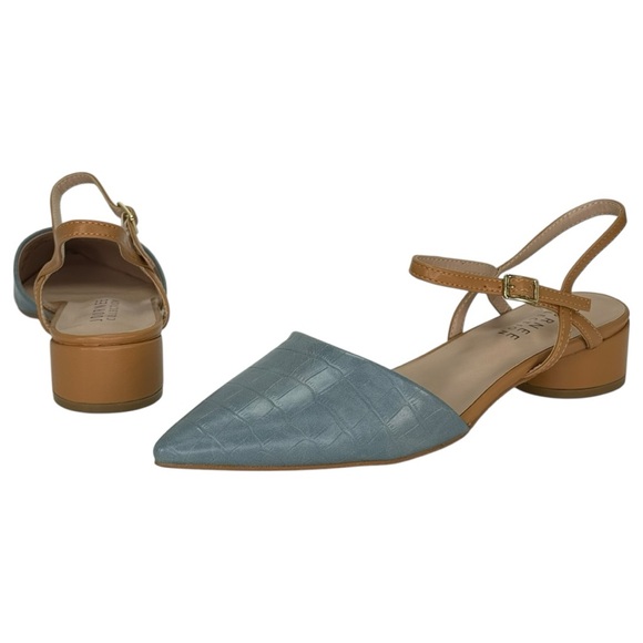 Journee Collection Brynn Blue/Tan Faux Leather Womens Flats Size 8.5M - Picture 9 of 12